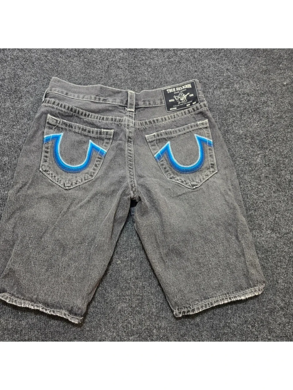 True Religion Ricky Relaxed Straight Shorts Men’s 31 Gray Zigzag Horseshoe